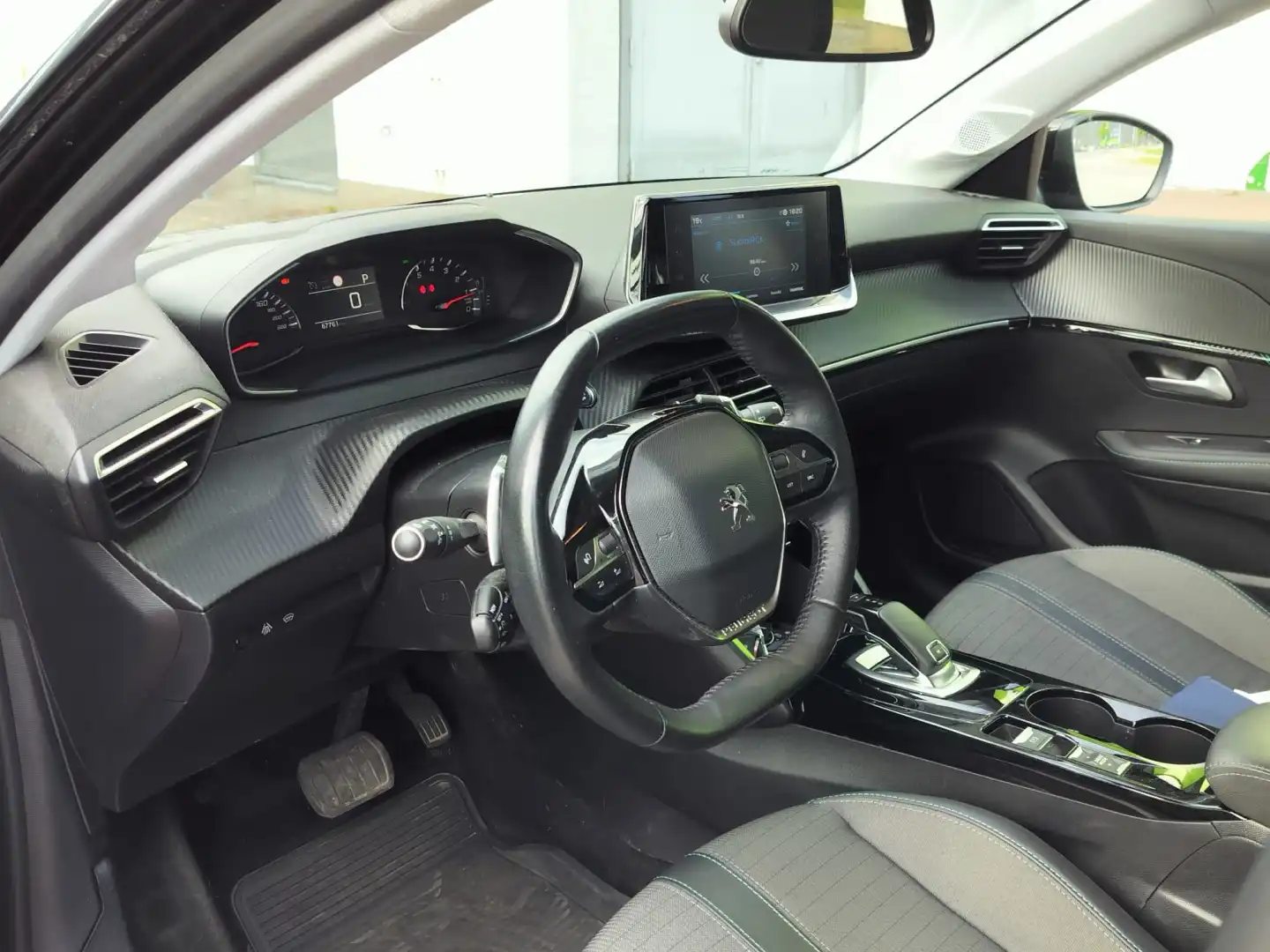 car-image