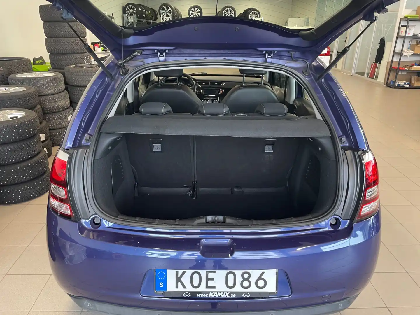car-image