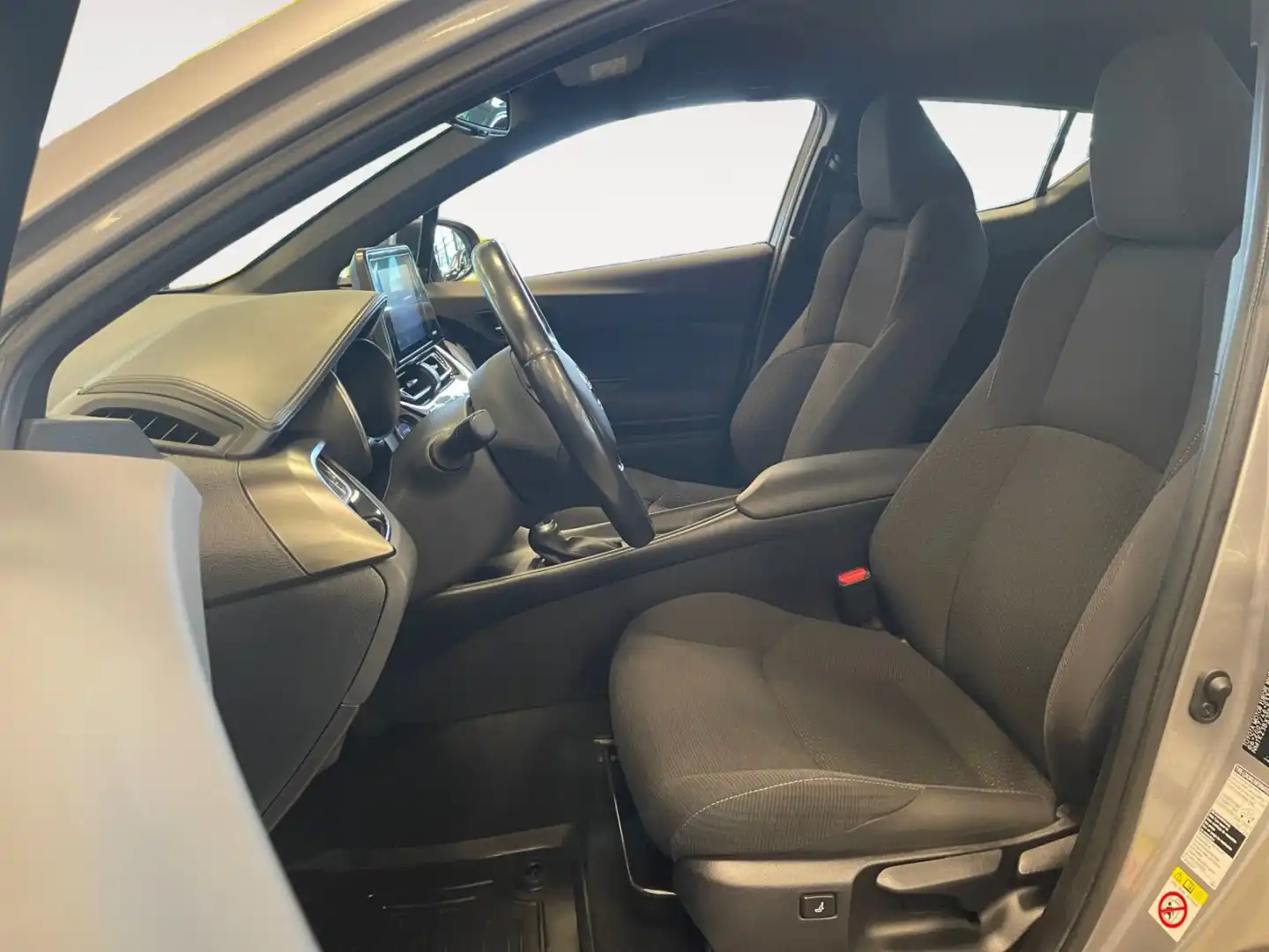 car-image