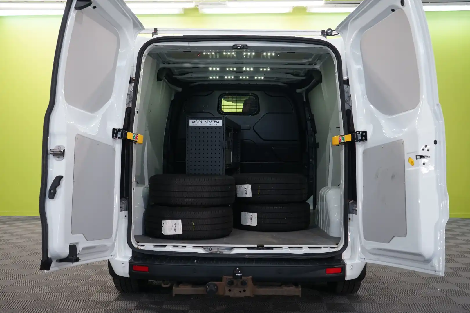 car-image
