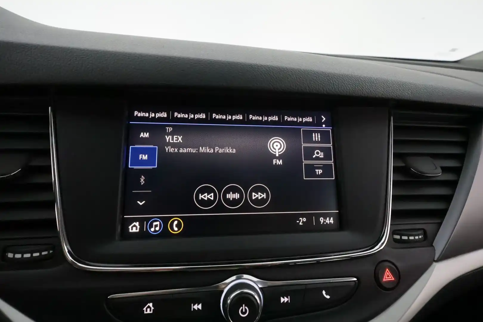 car-image