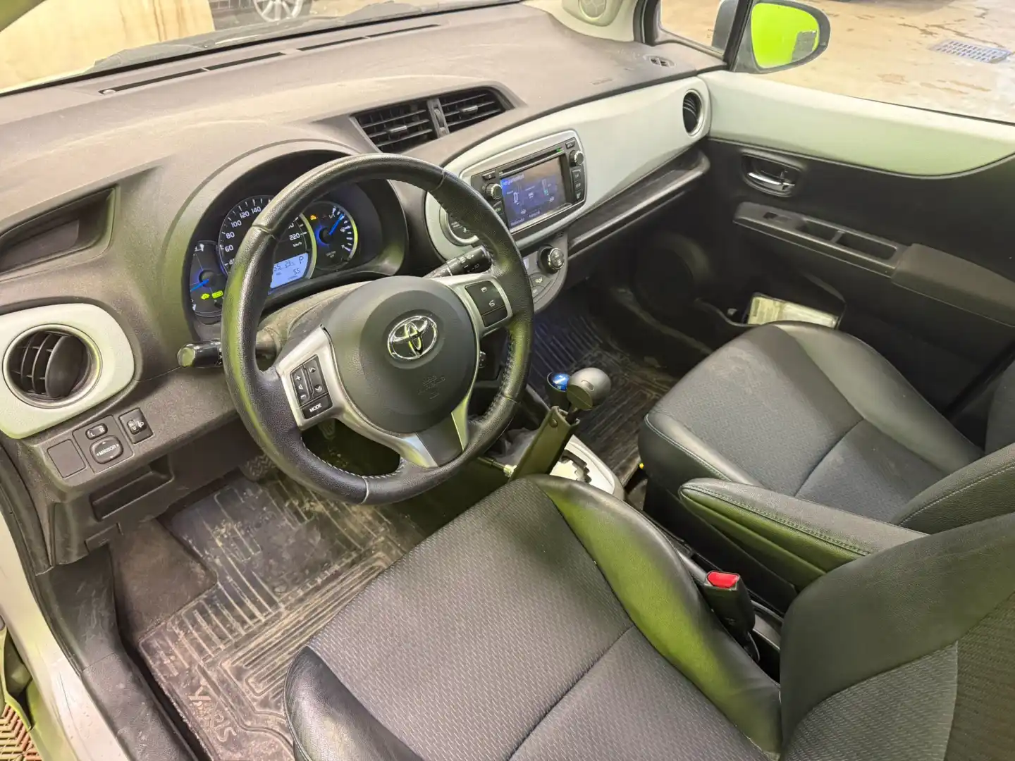 car-image