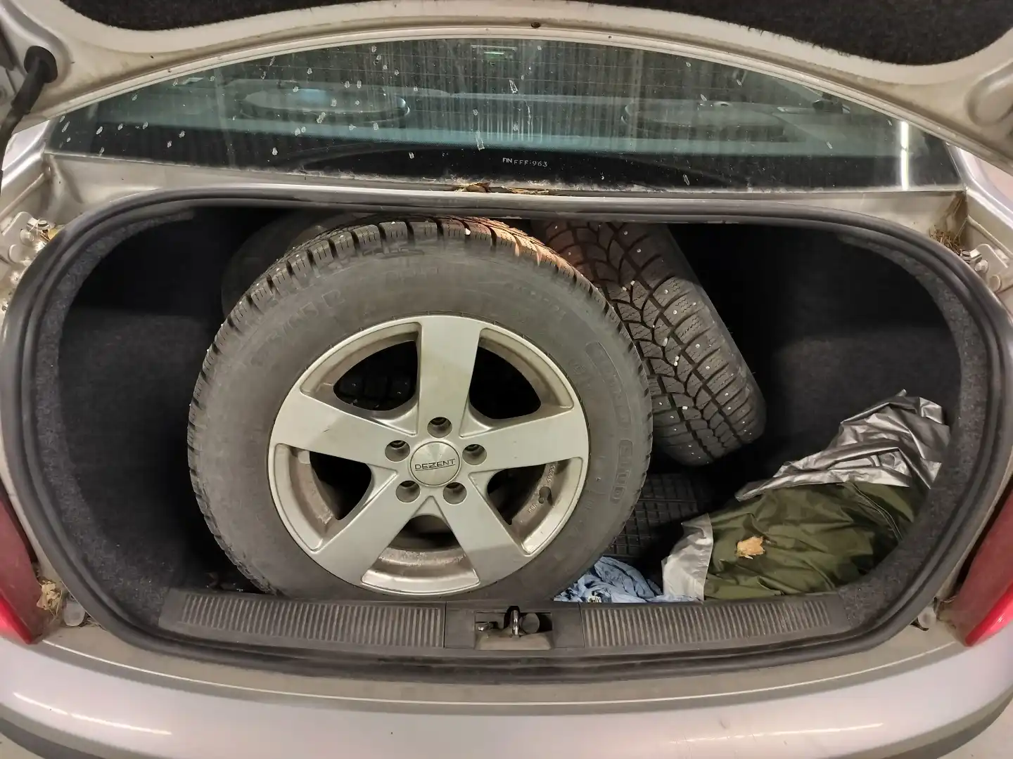 car-image
