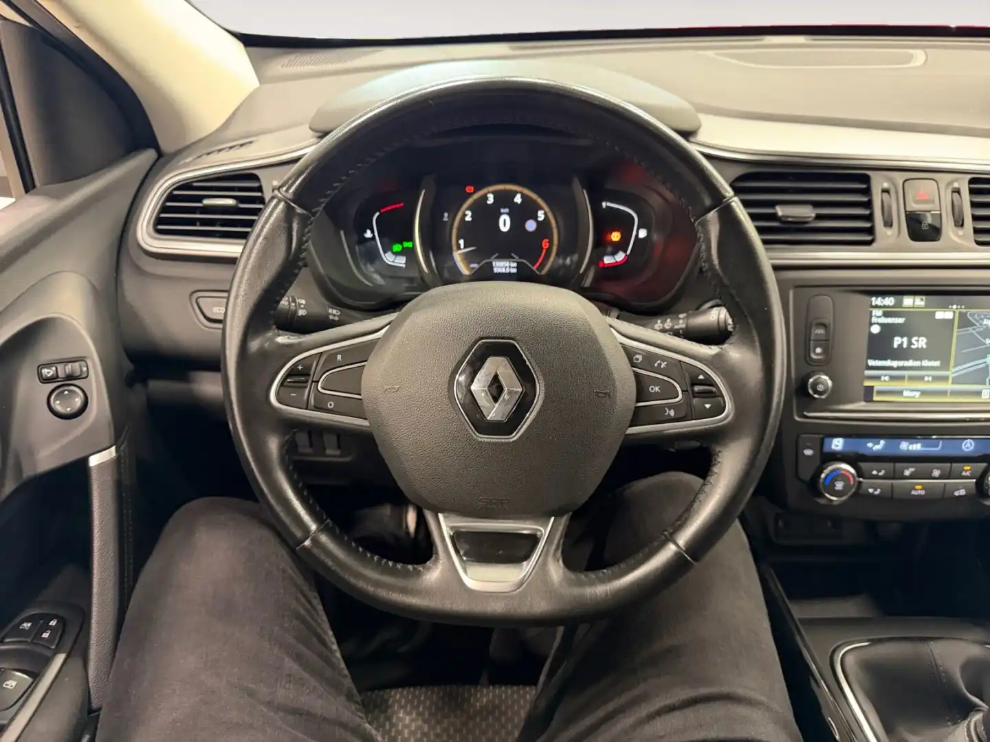 car-image