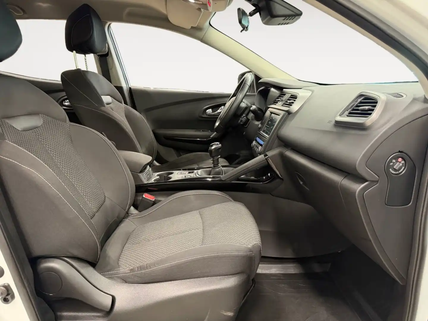car-image