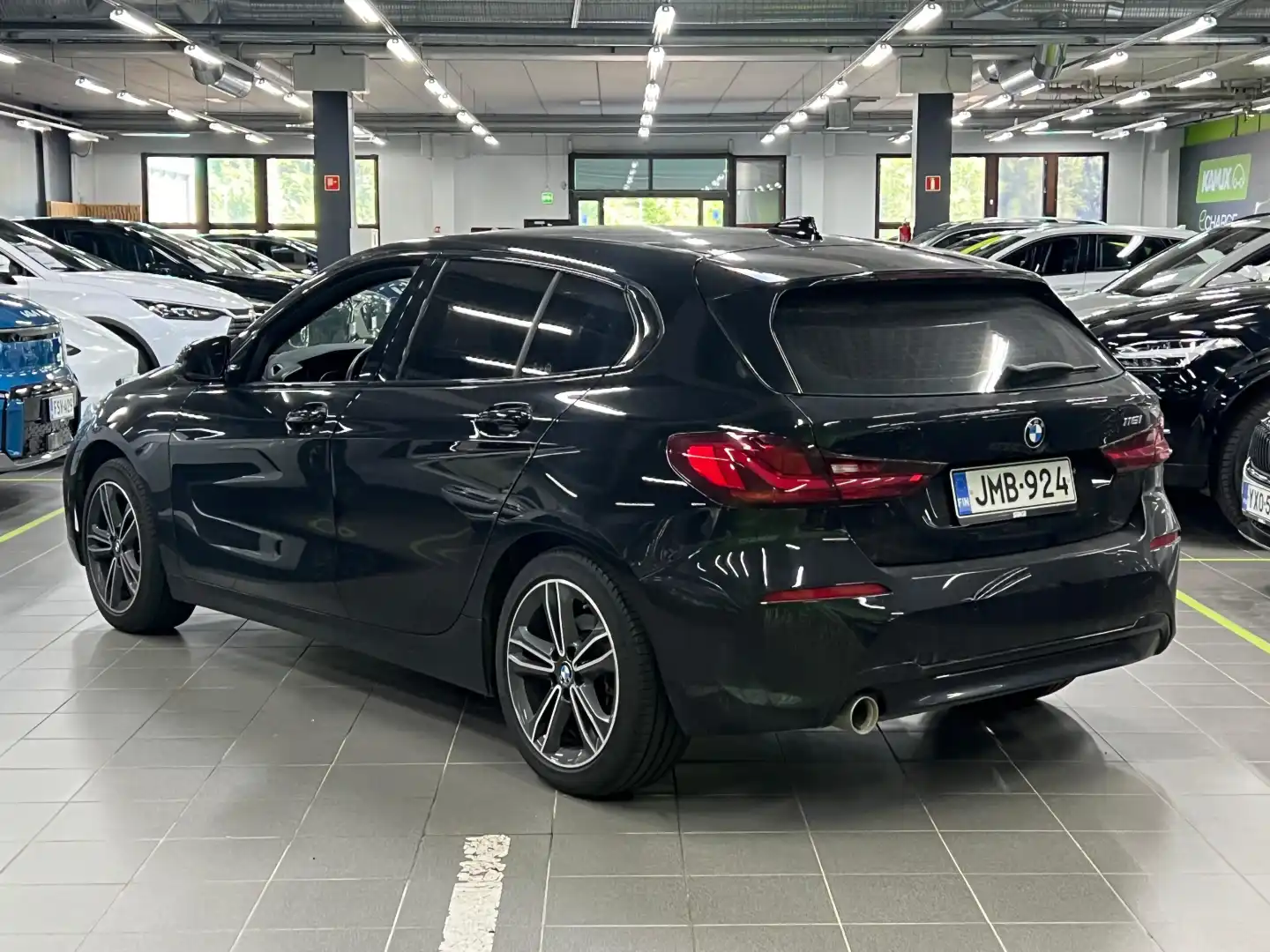 car-image