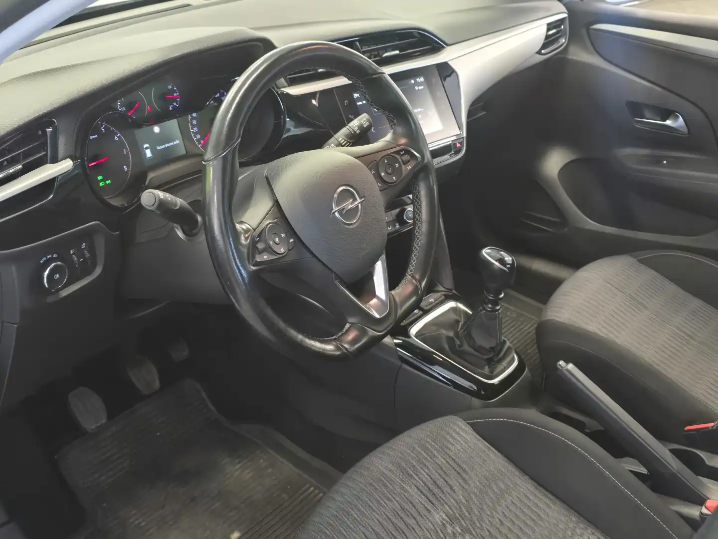 car-image