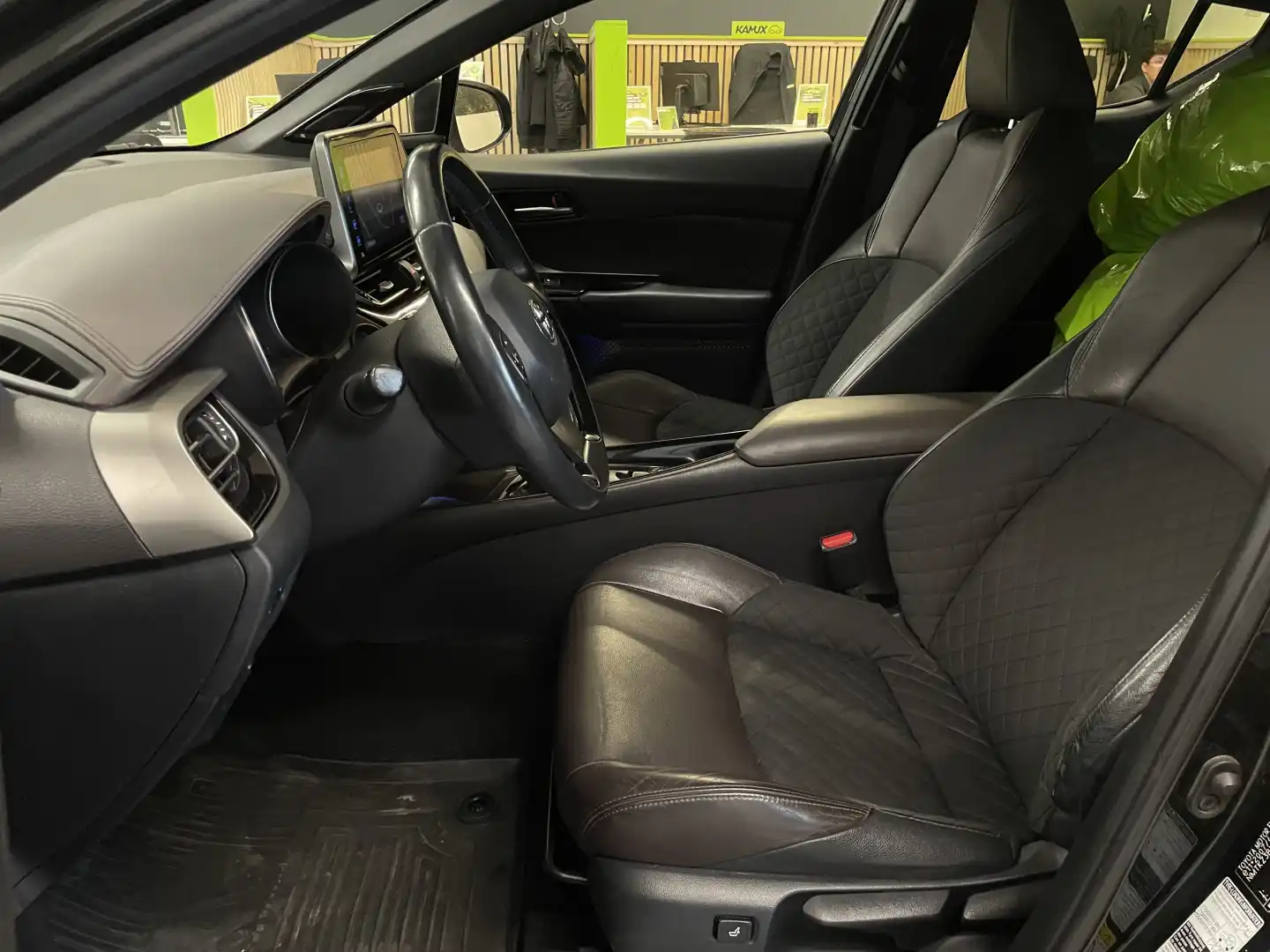 car-image