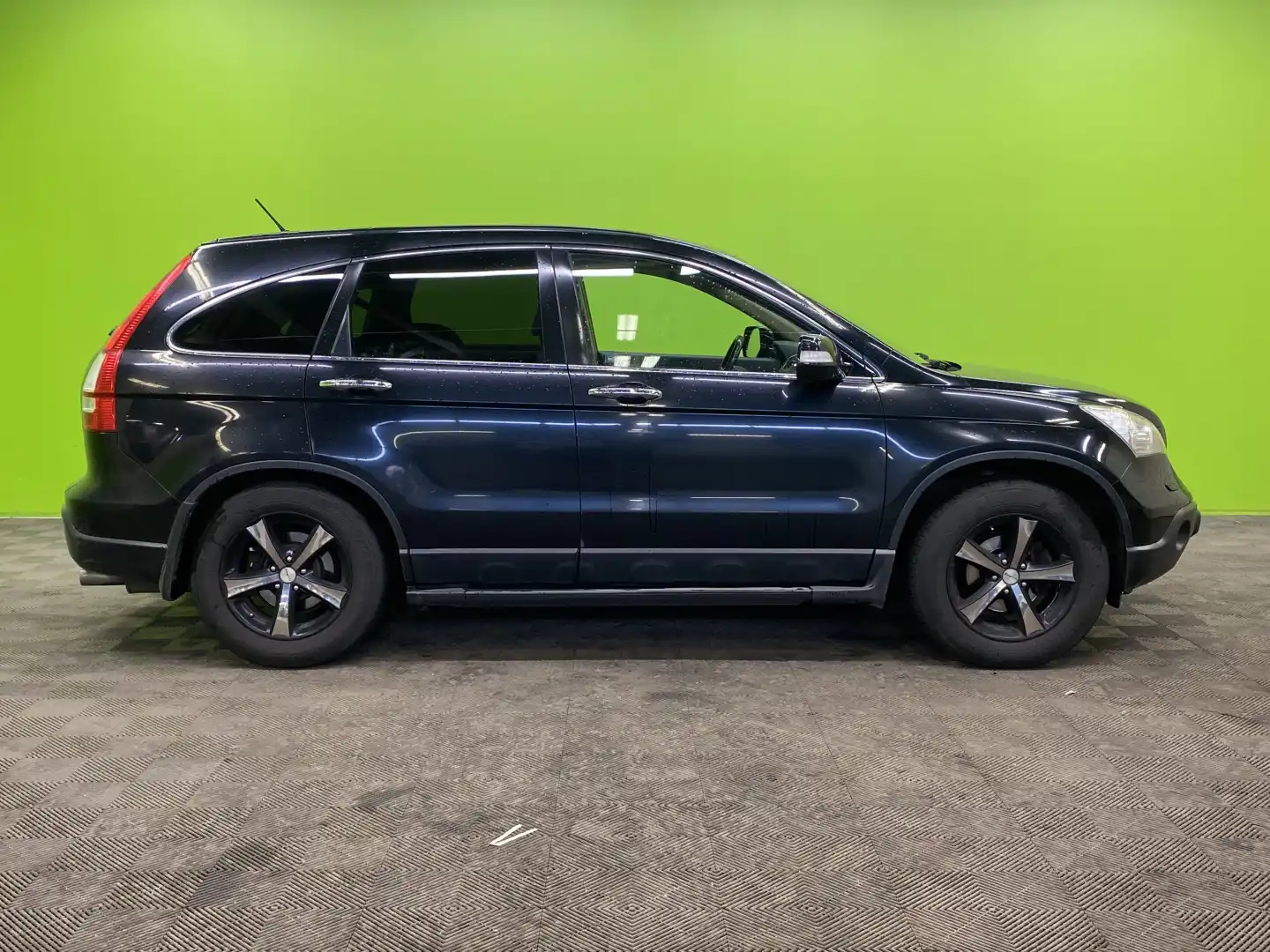 car-image