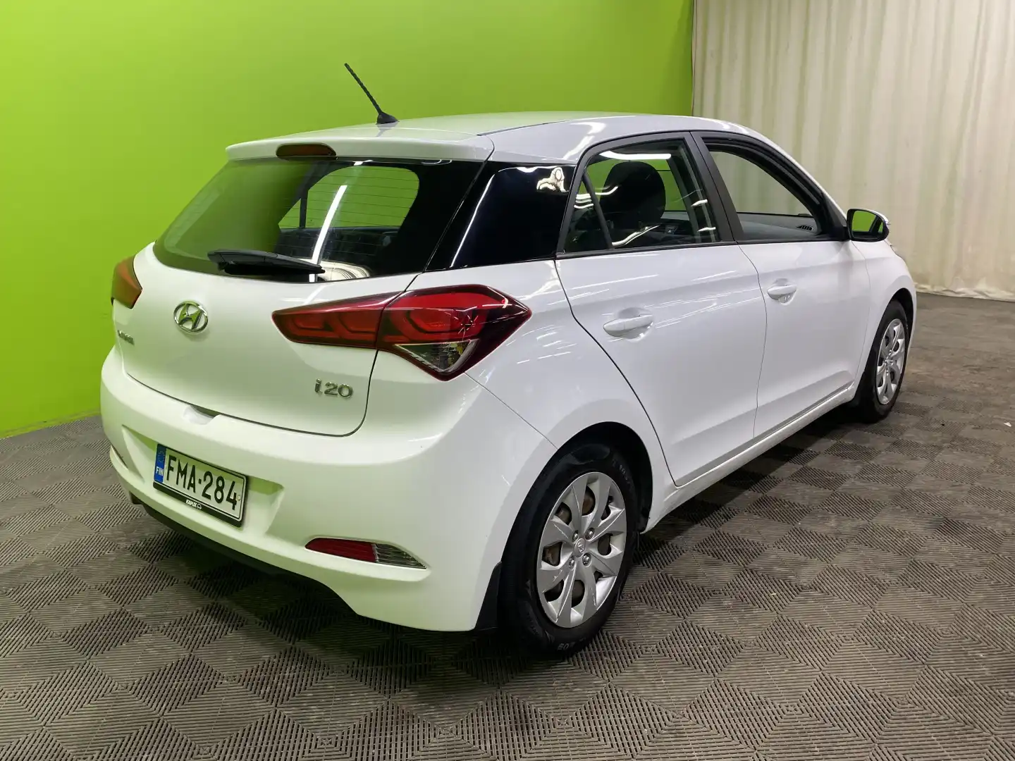 car-image