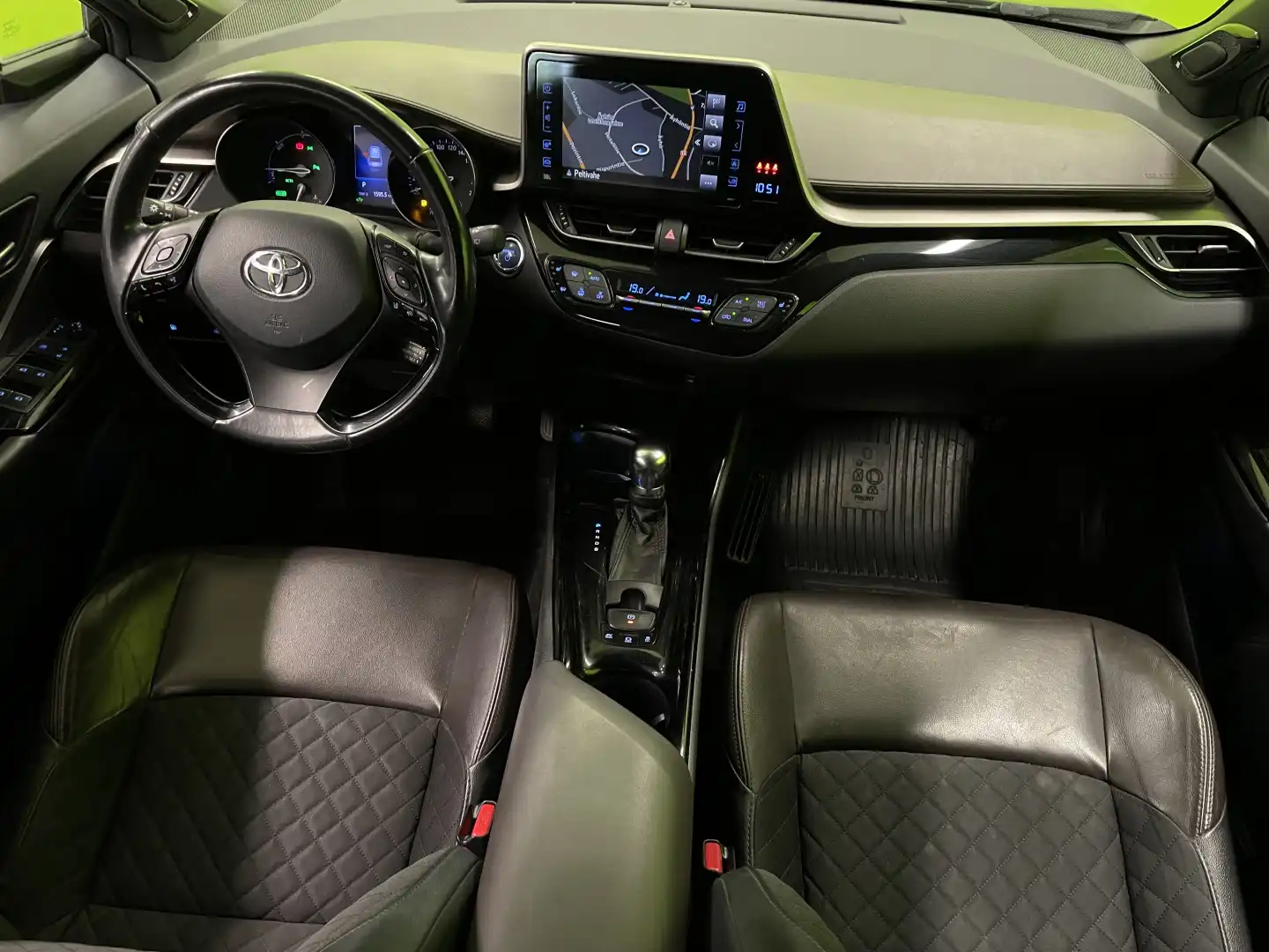 car-image