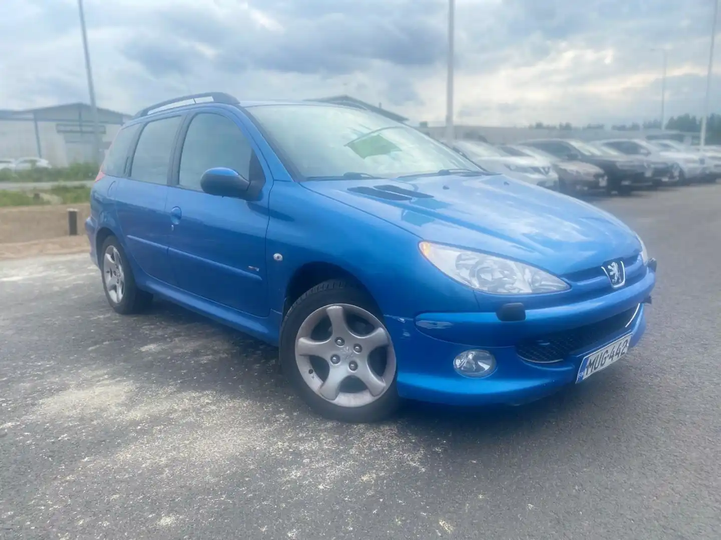 car-image