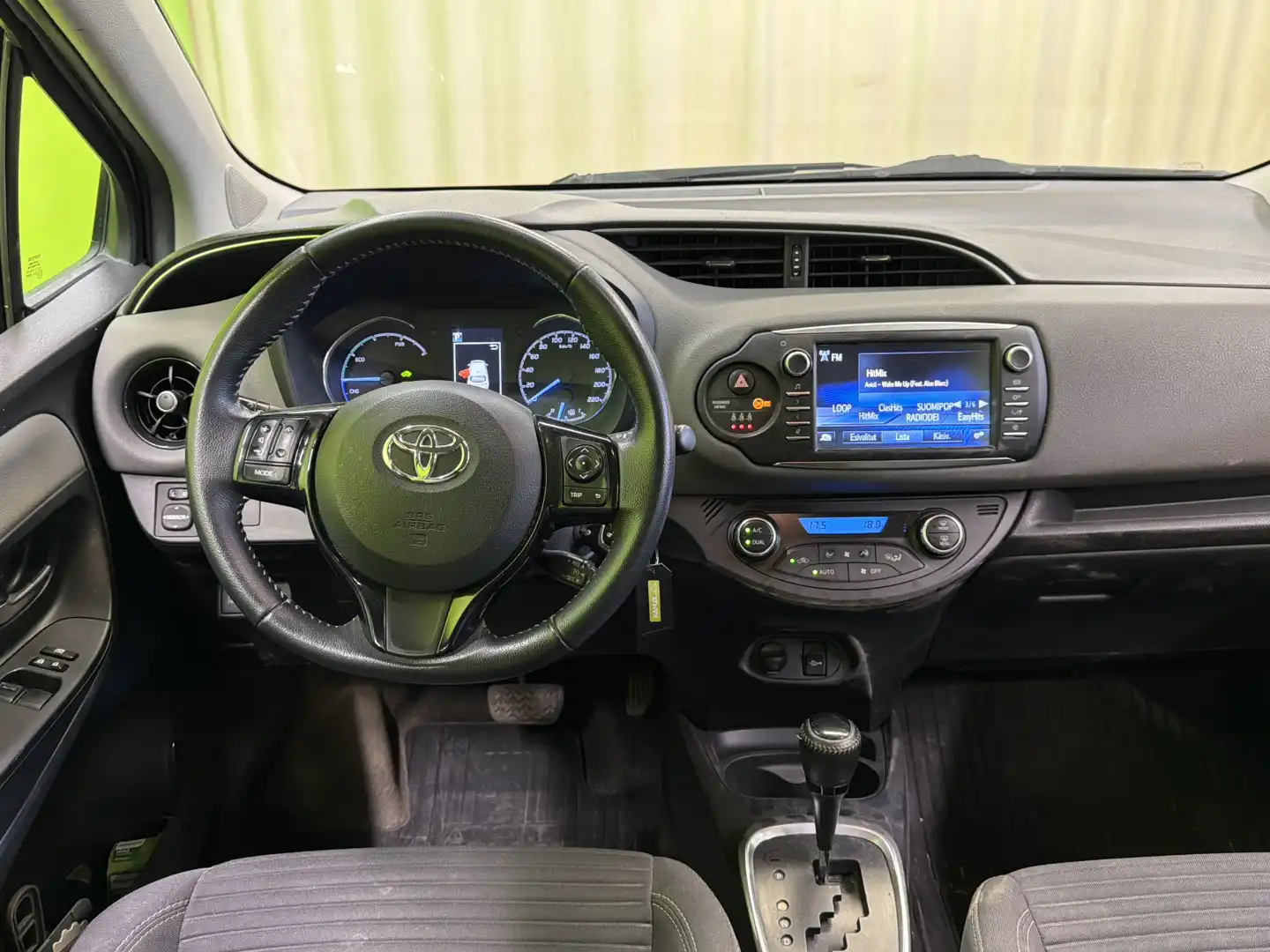 car-image