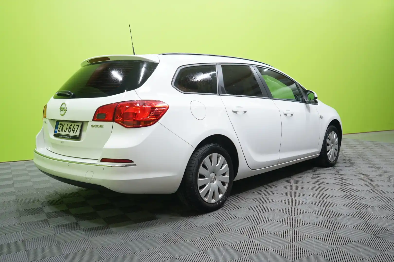 car-image