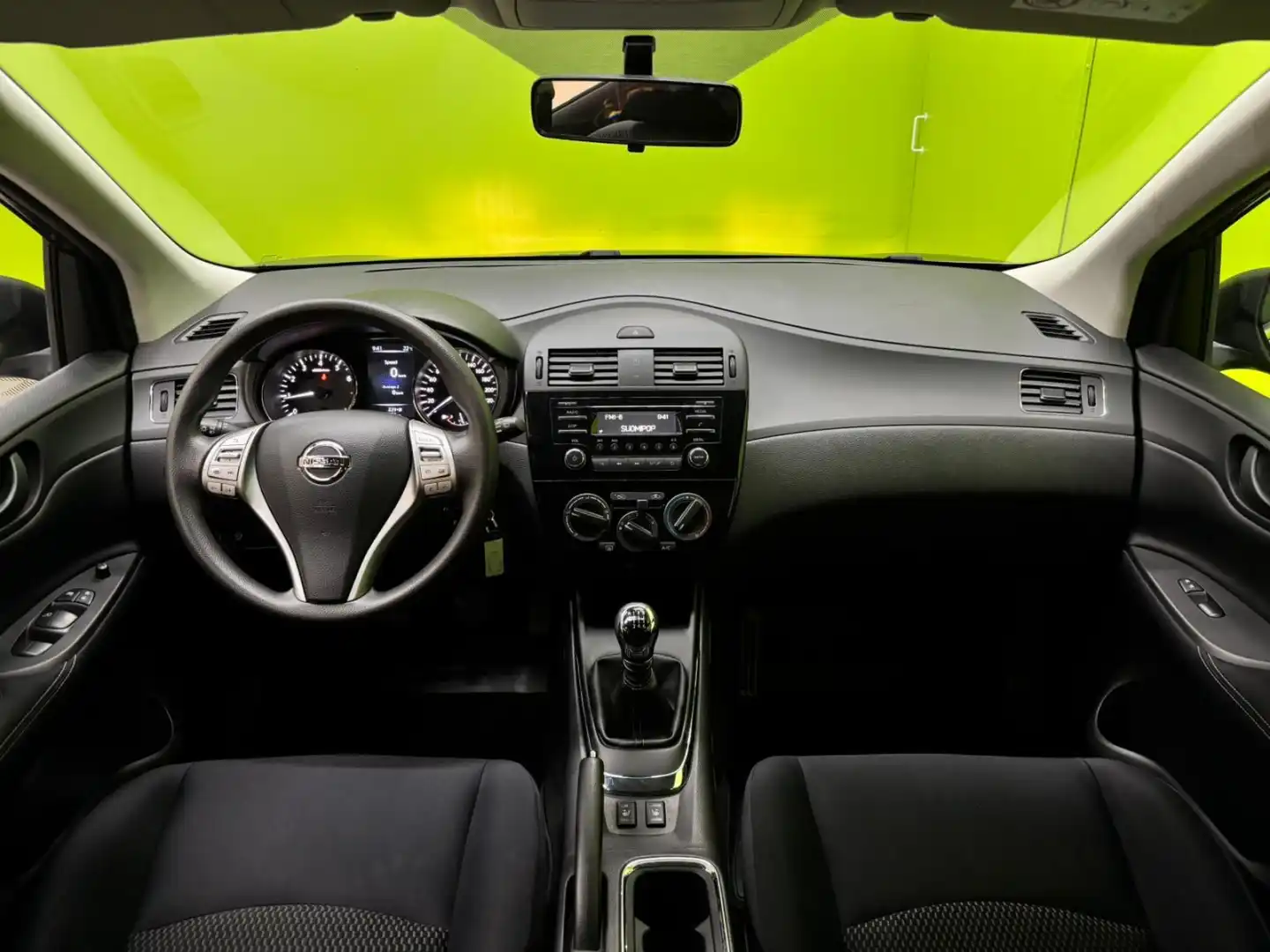 car-image