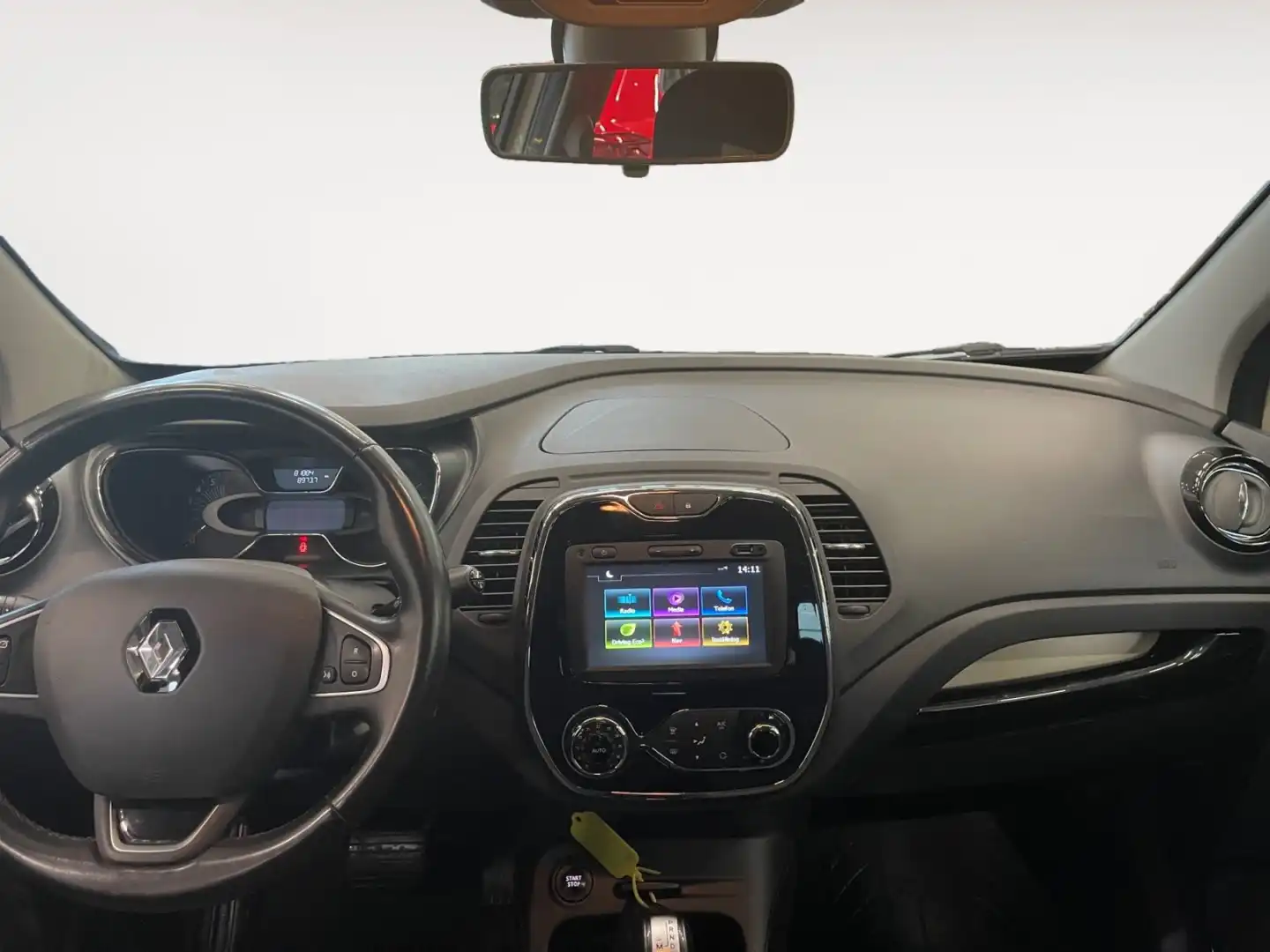 car-image