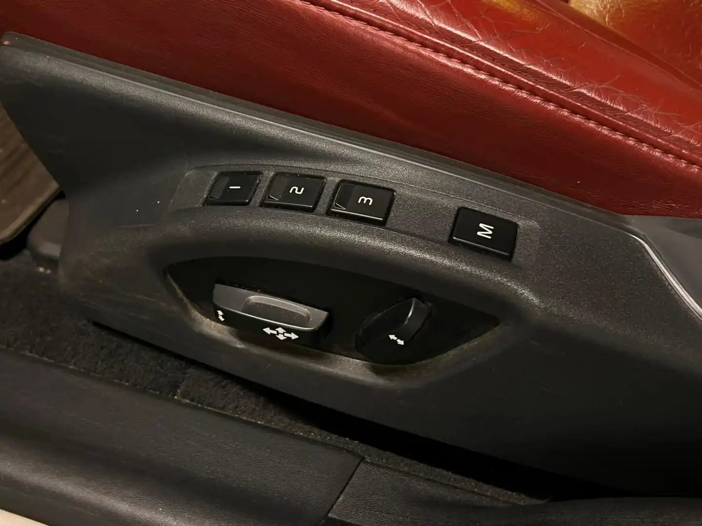 car-image