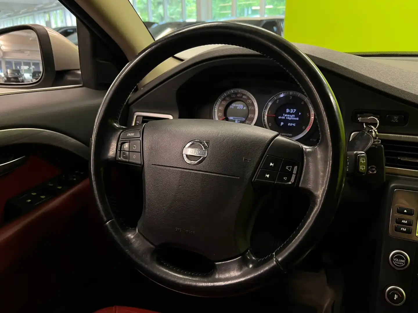 car-image