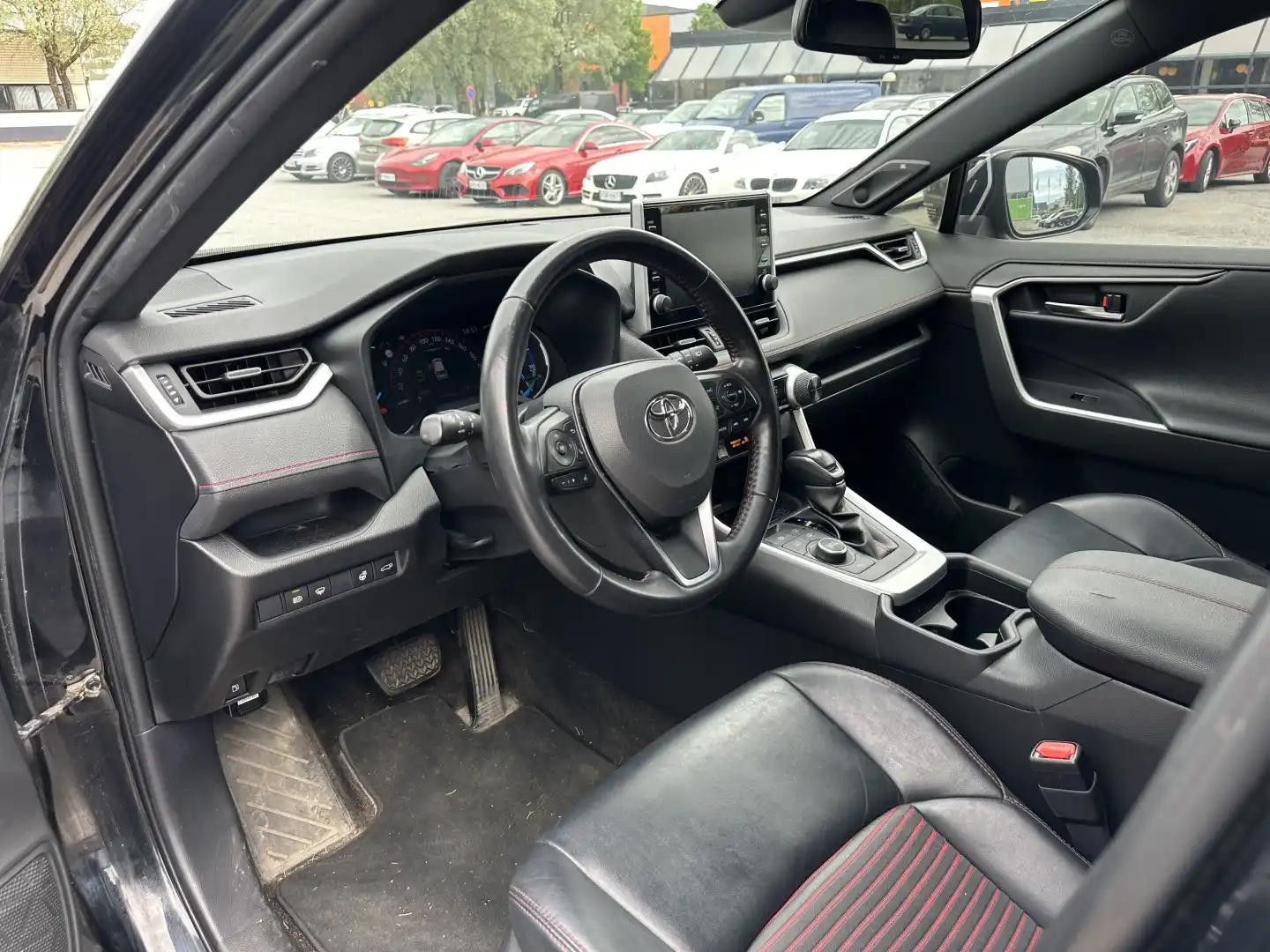 car-image