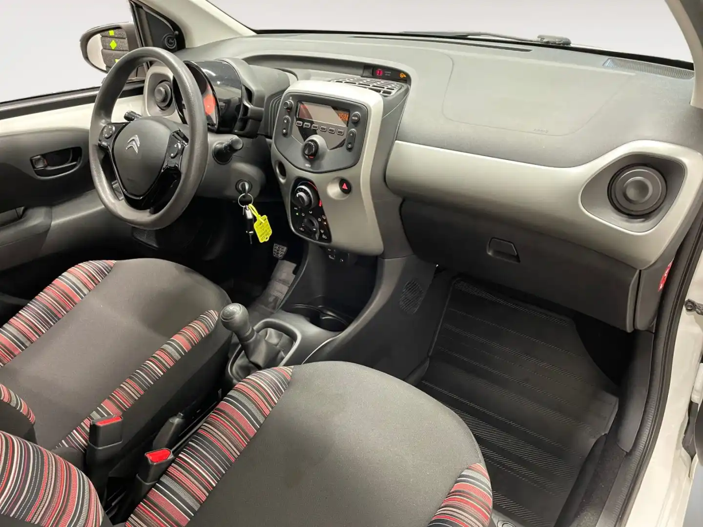 car-image