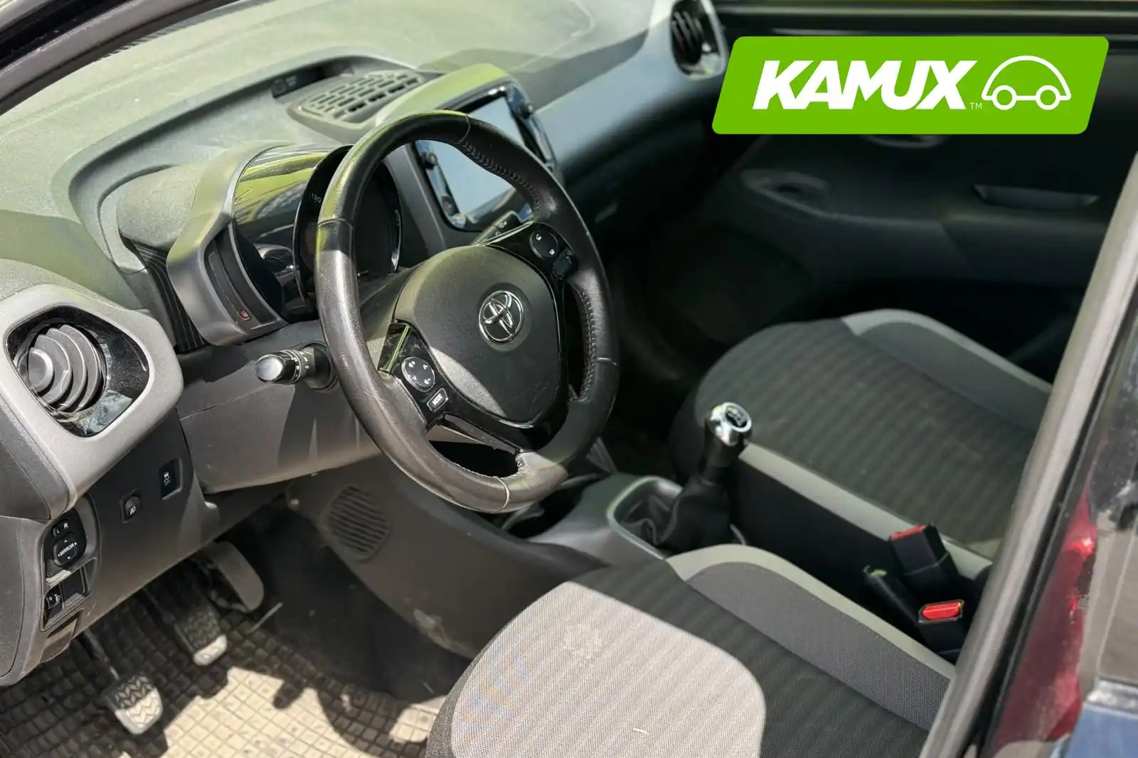 car-image