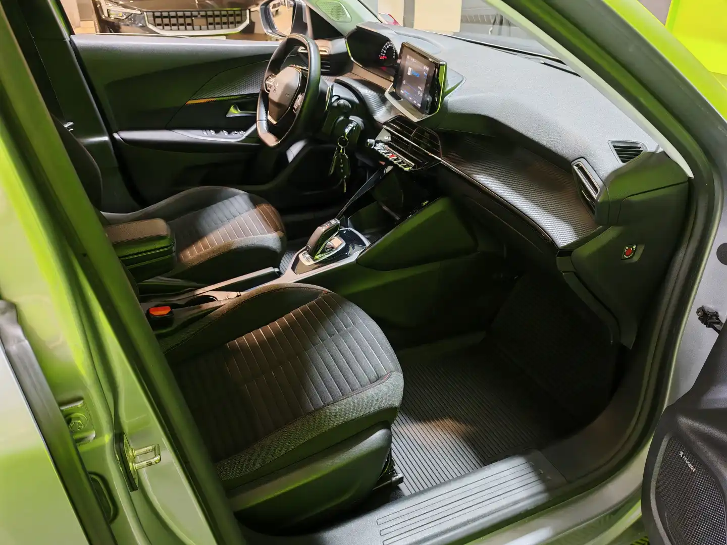 car-image