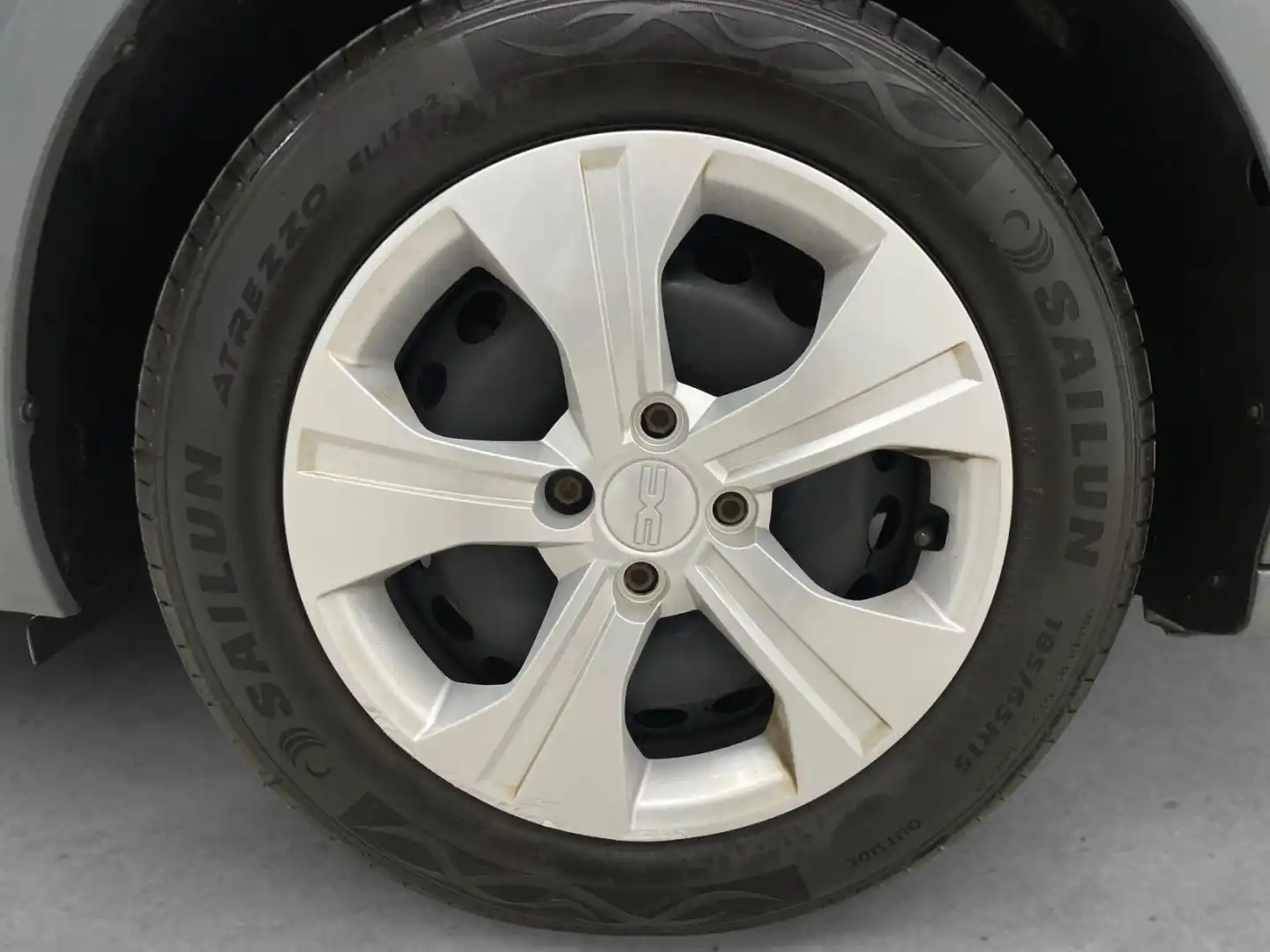car-image