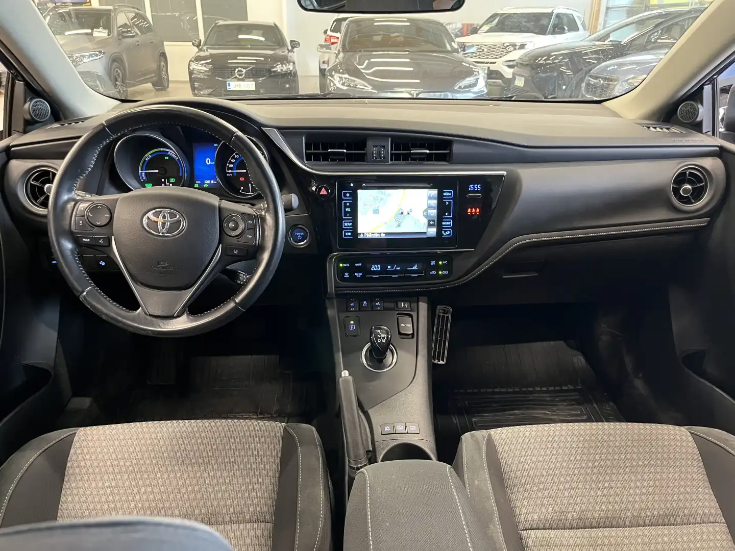 car-image