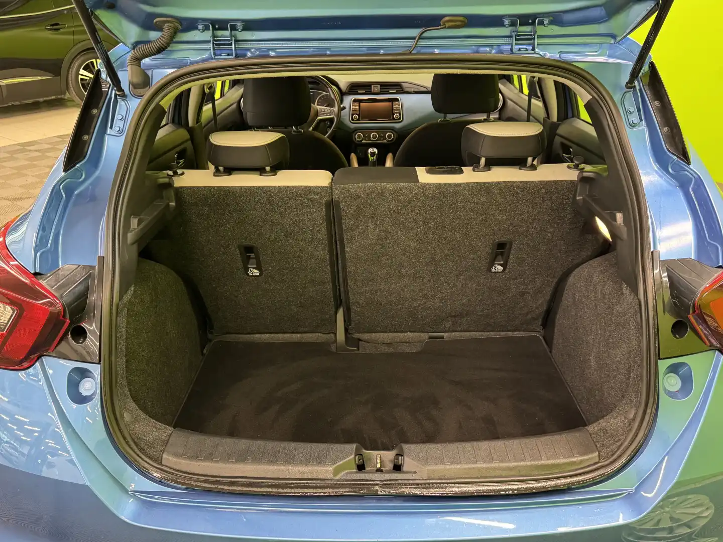 car-image