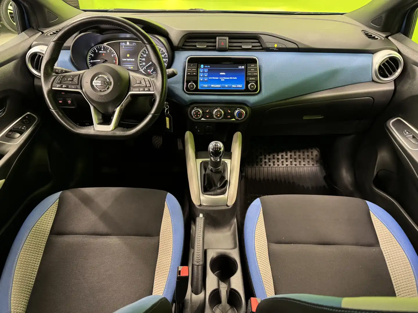 car-image