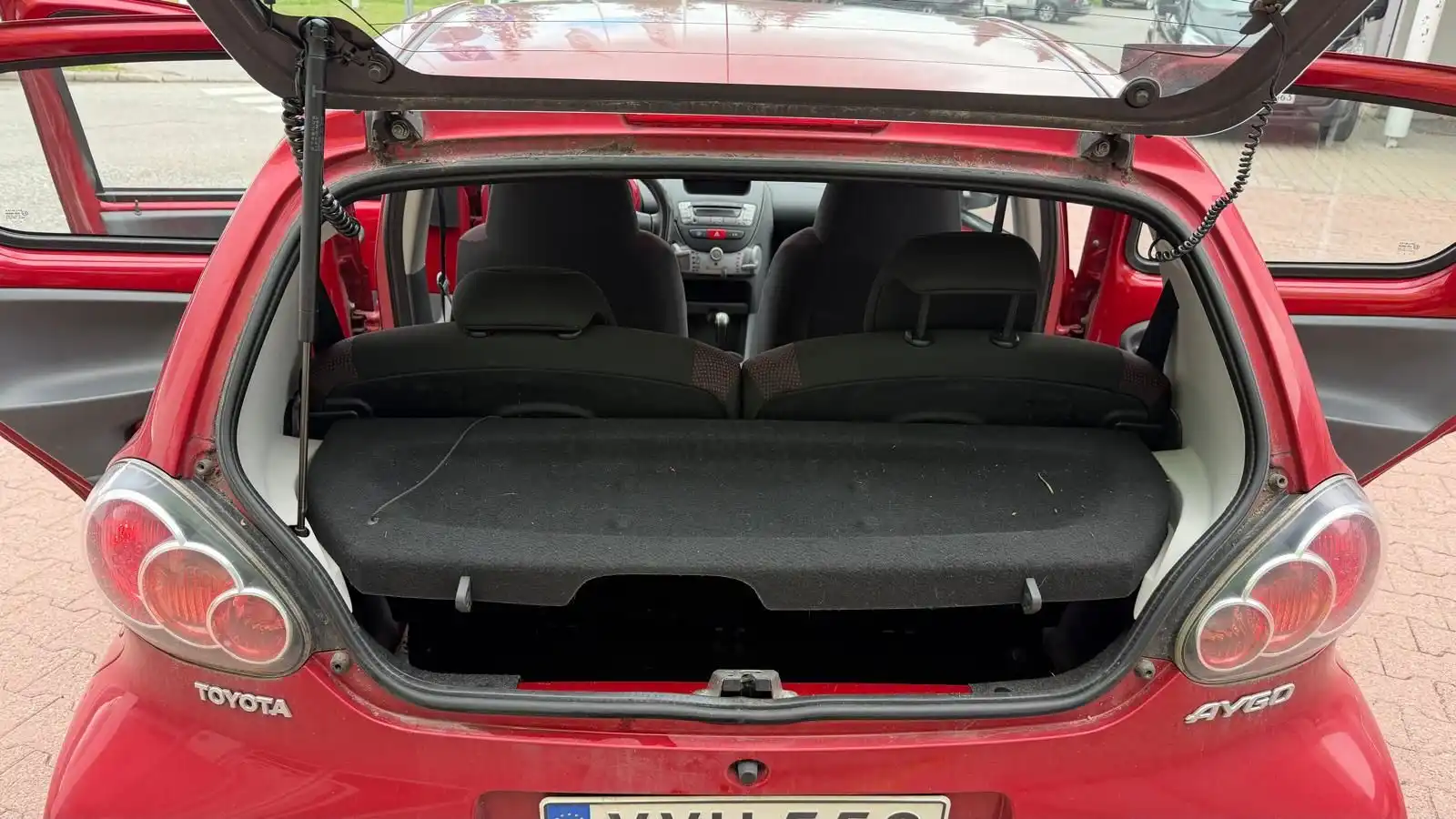car-image