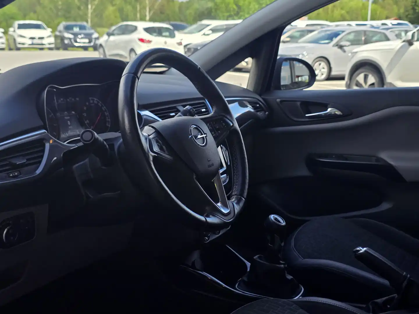 car-image