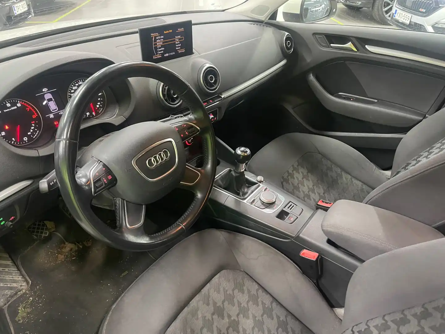car-image