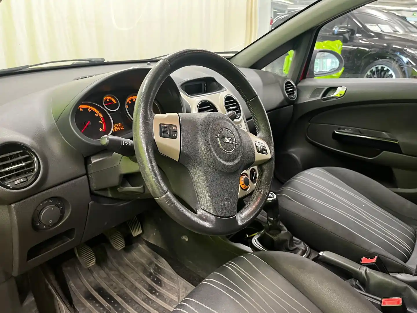 car-image