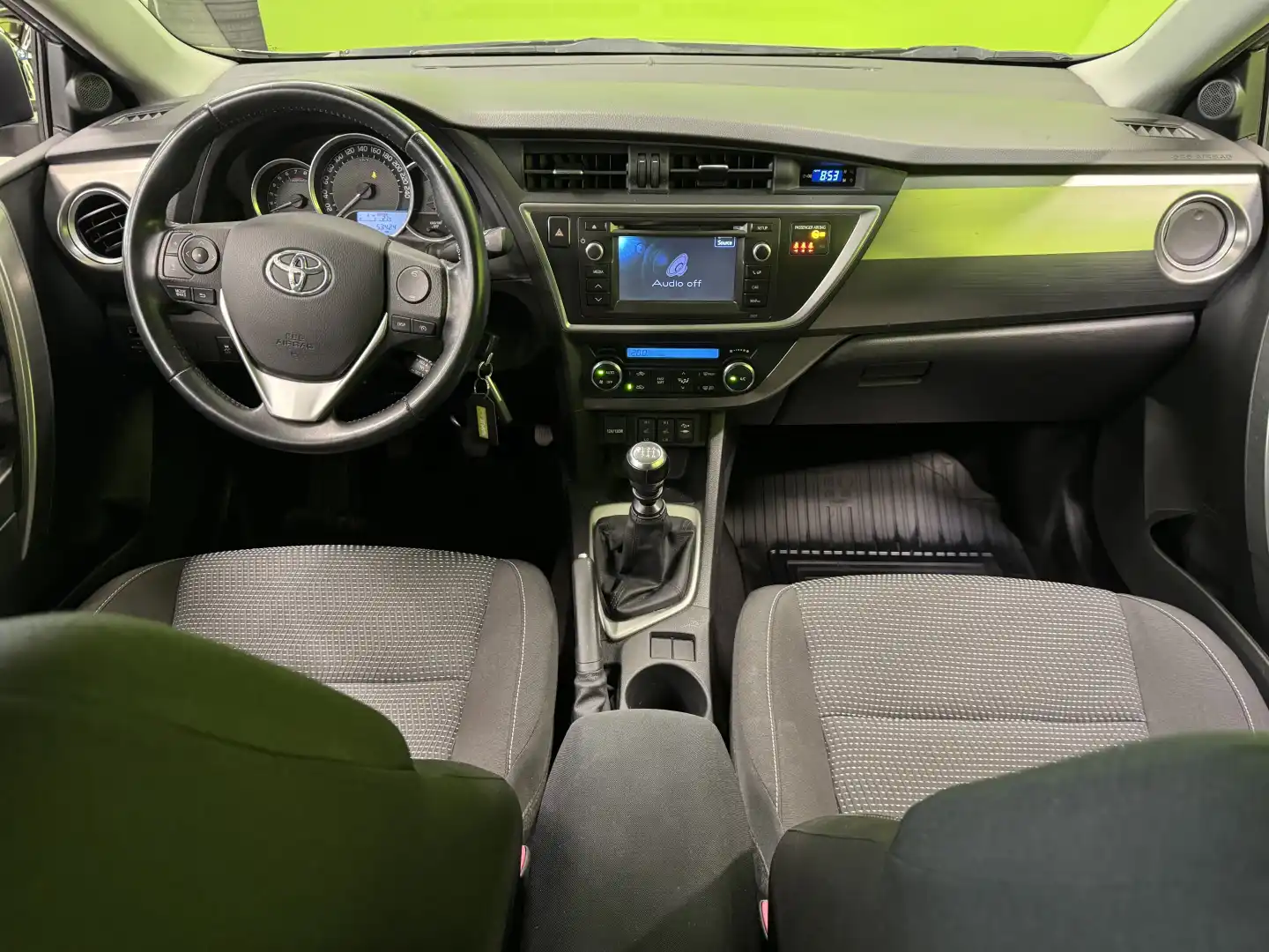 car-image