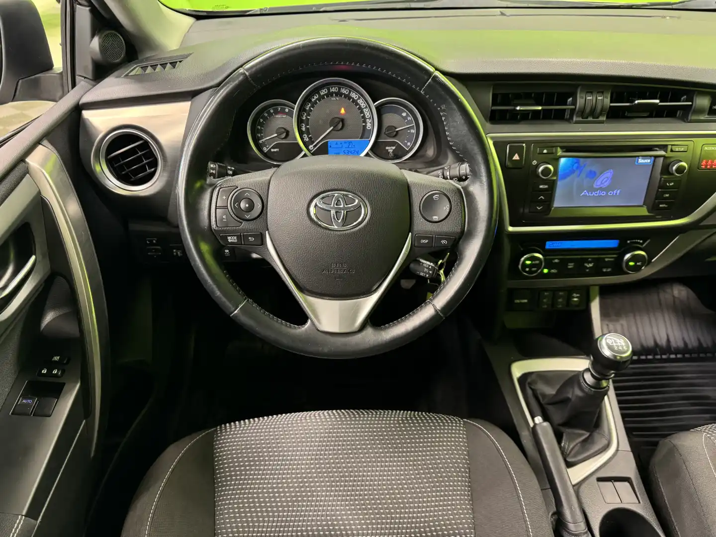 car-image