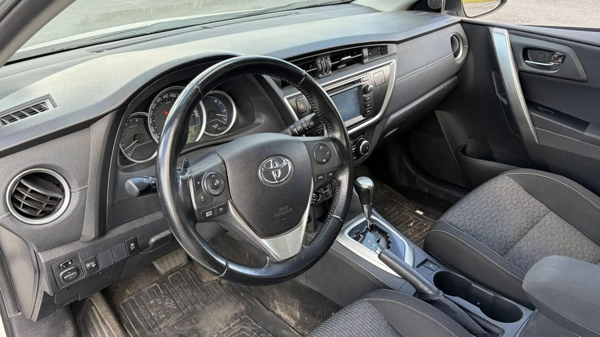 car-image