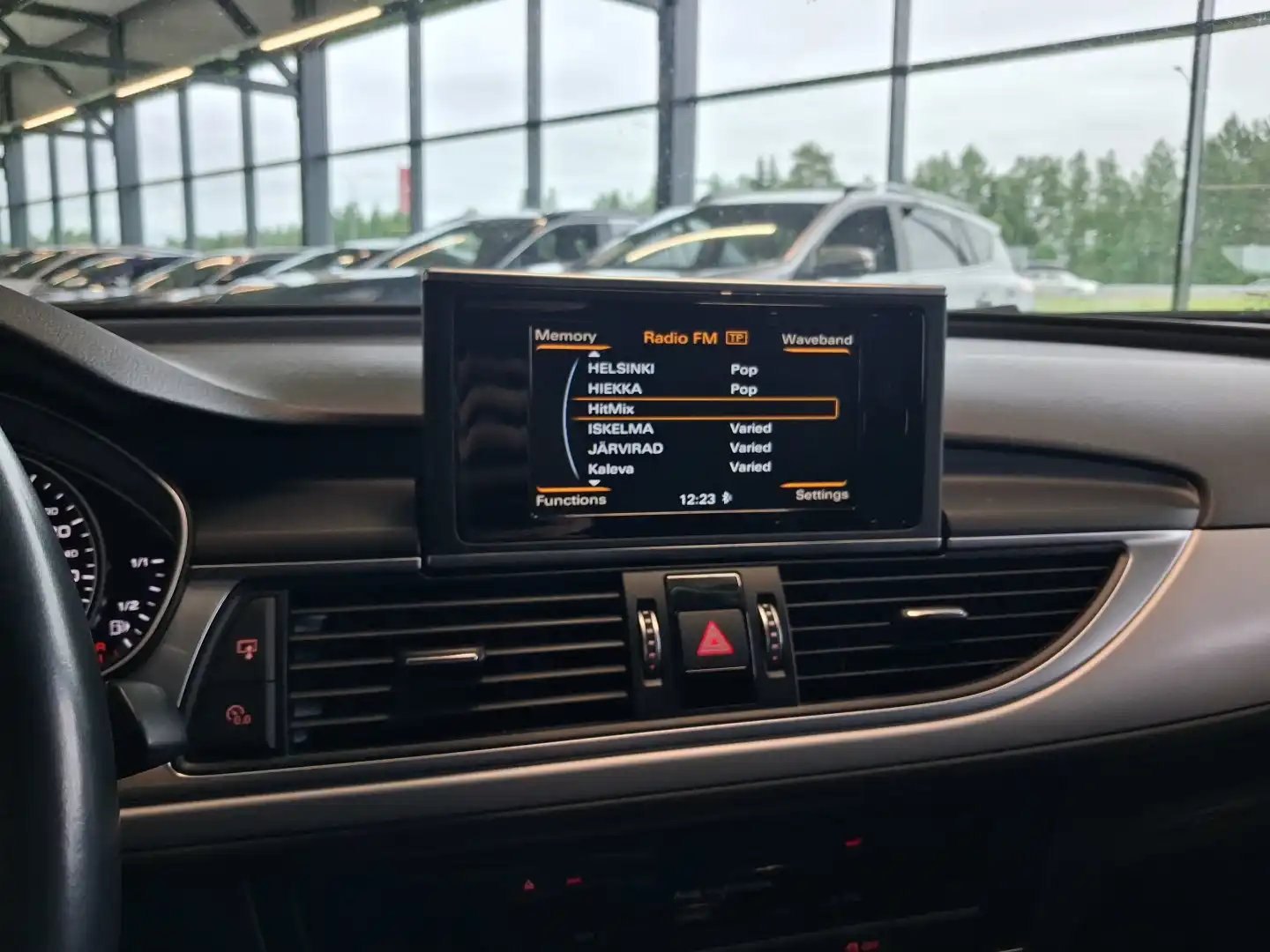 car-image