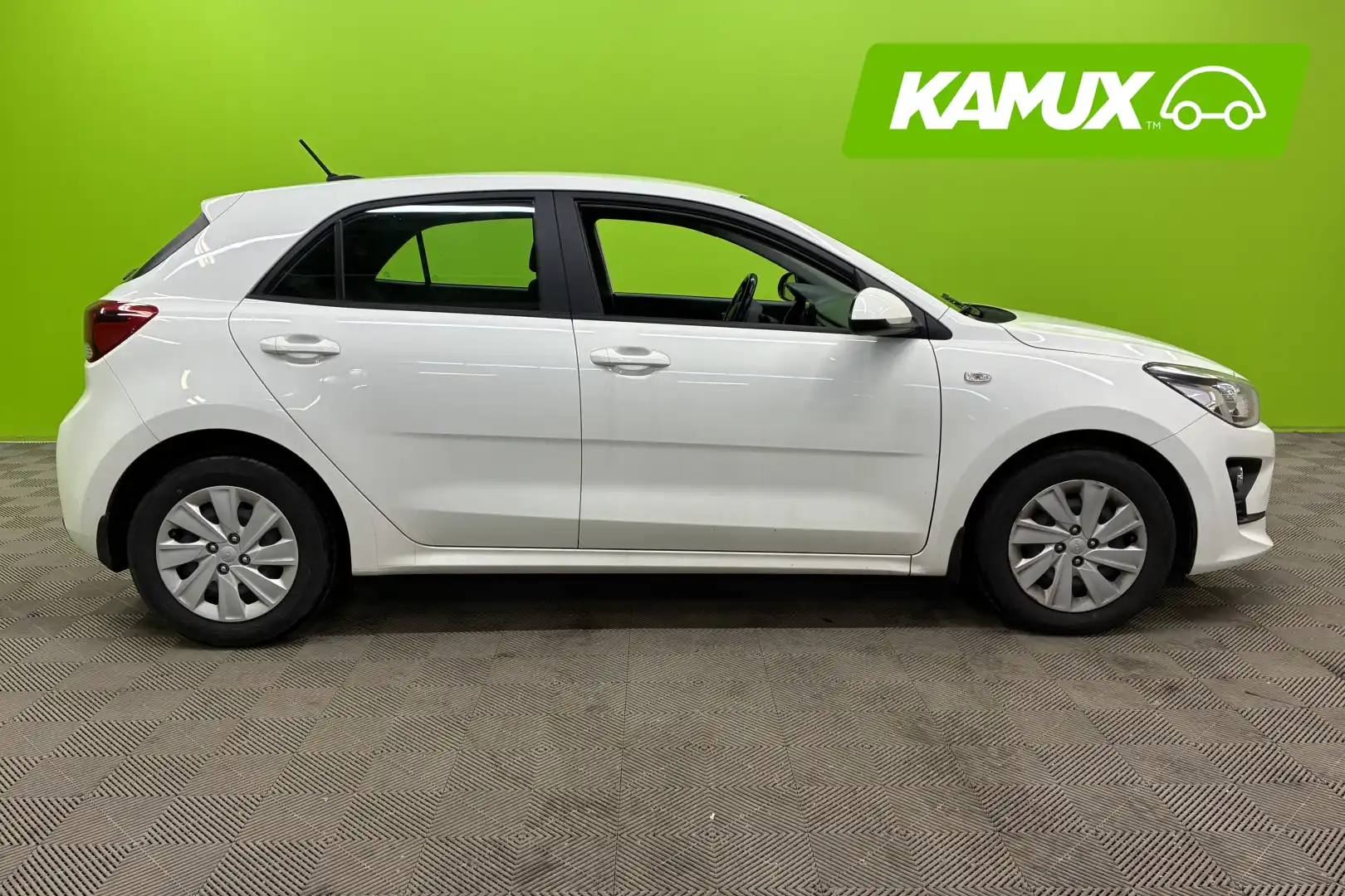 car-image