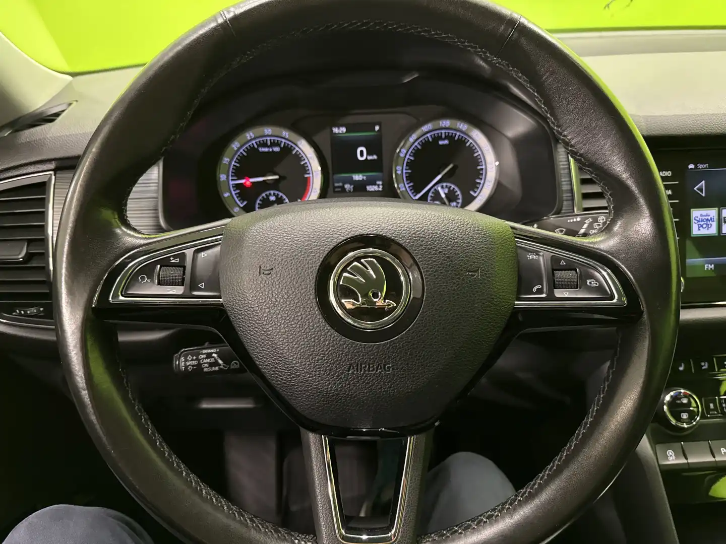 car-image
