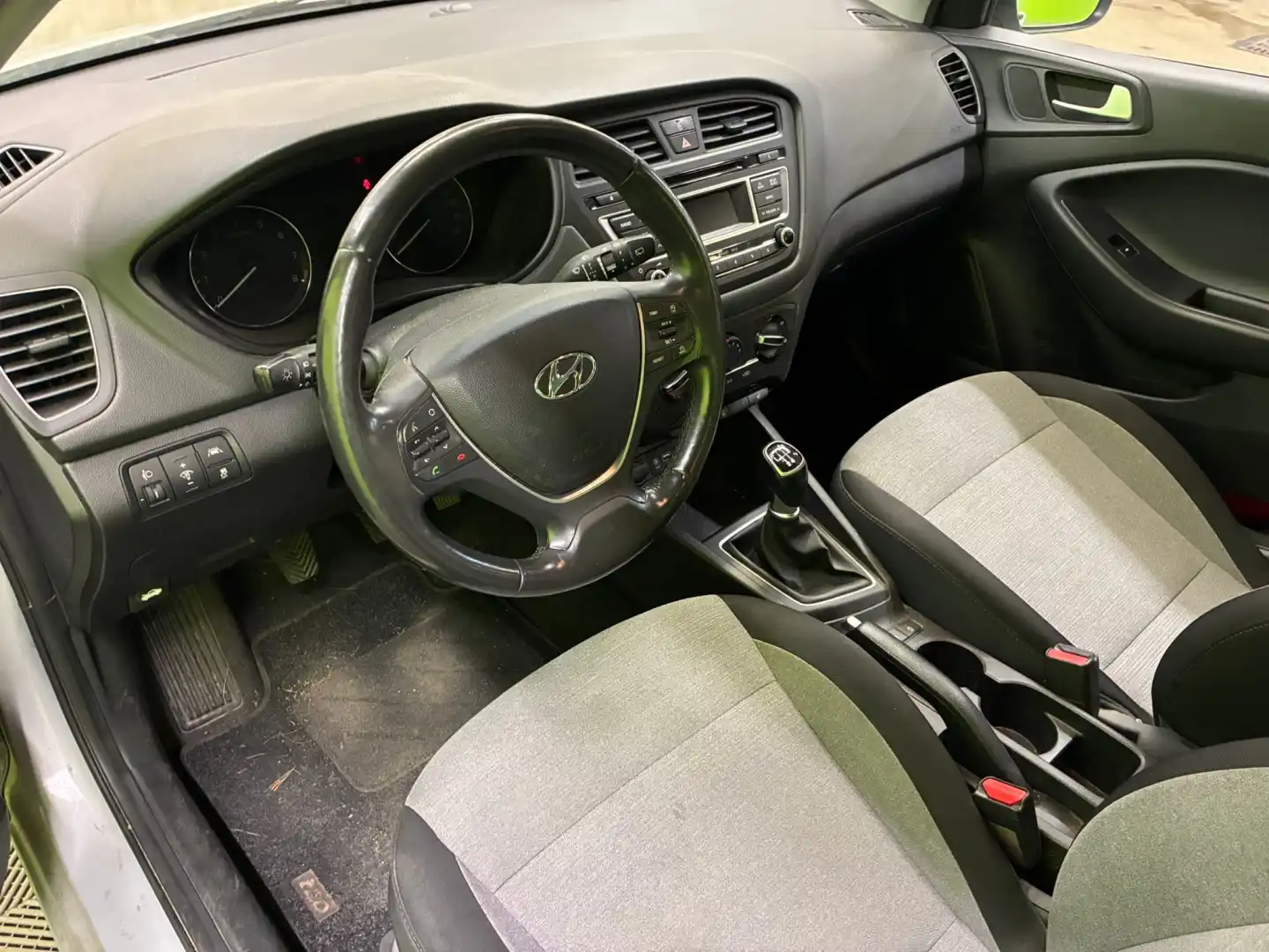 car-image