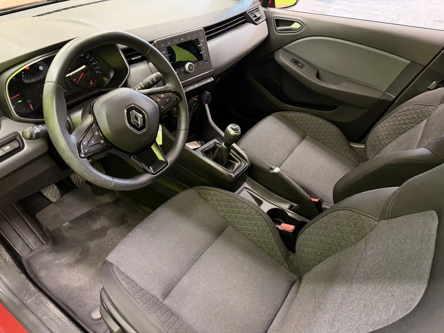 car-image