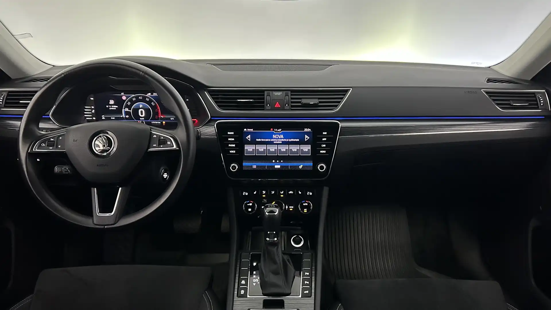 car-image