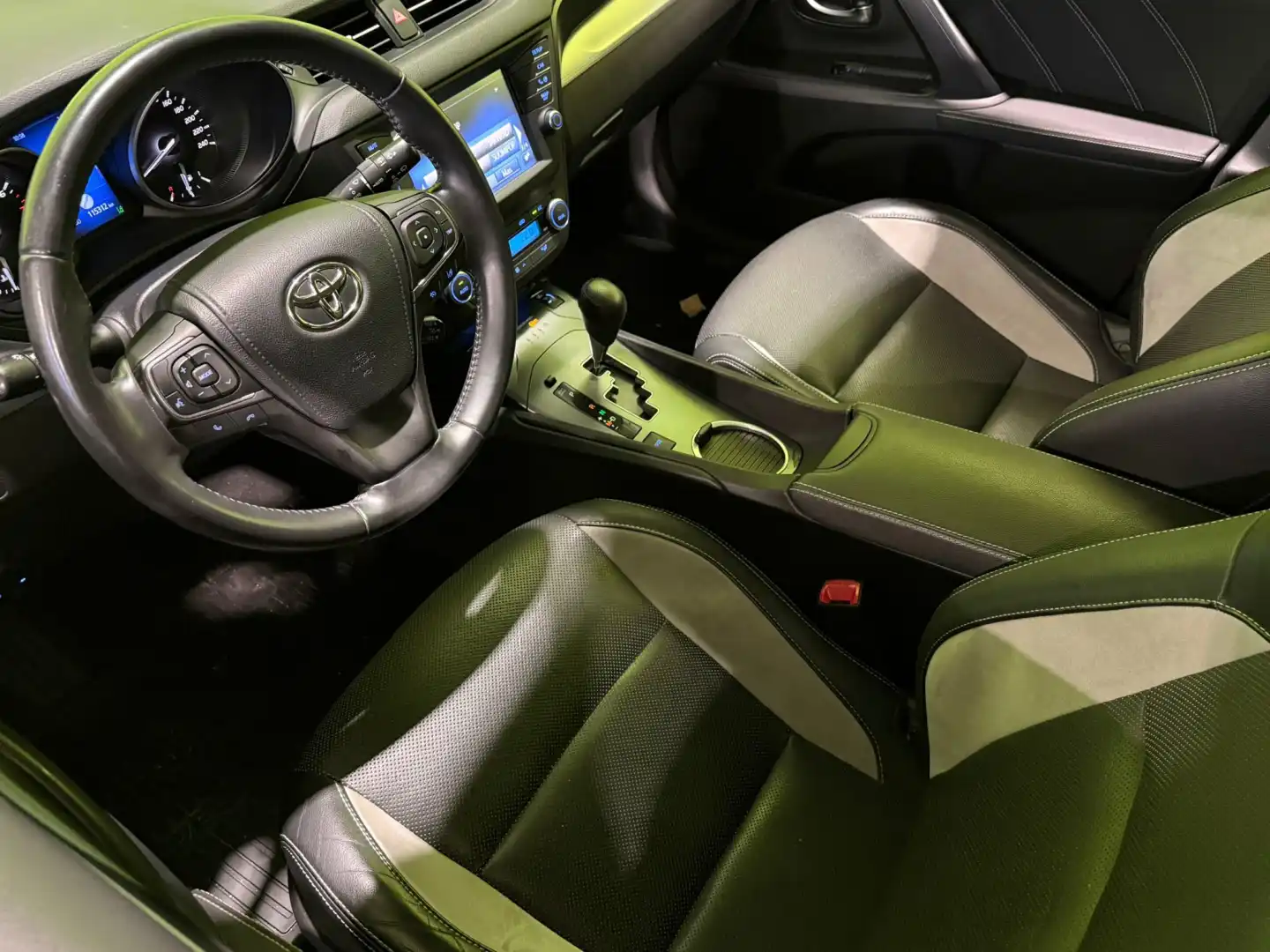 car-image