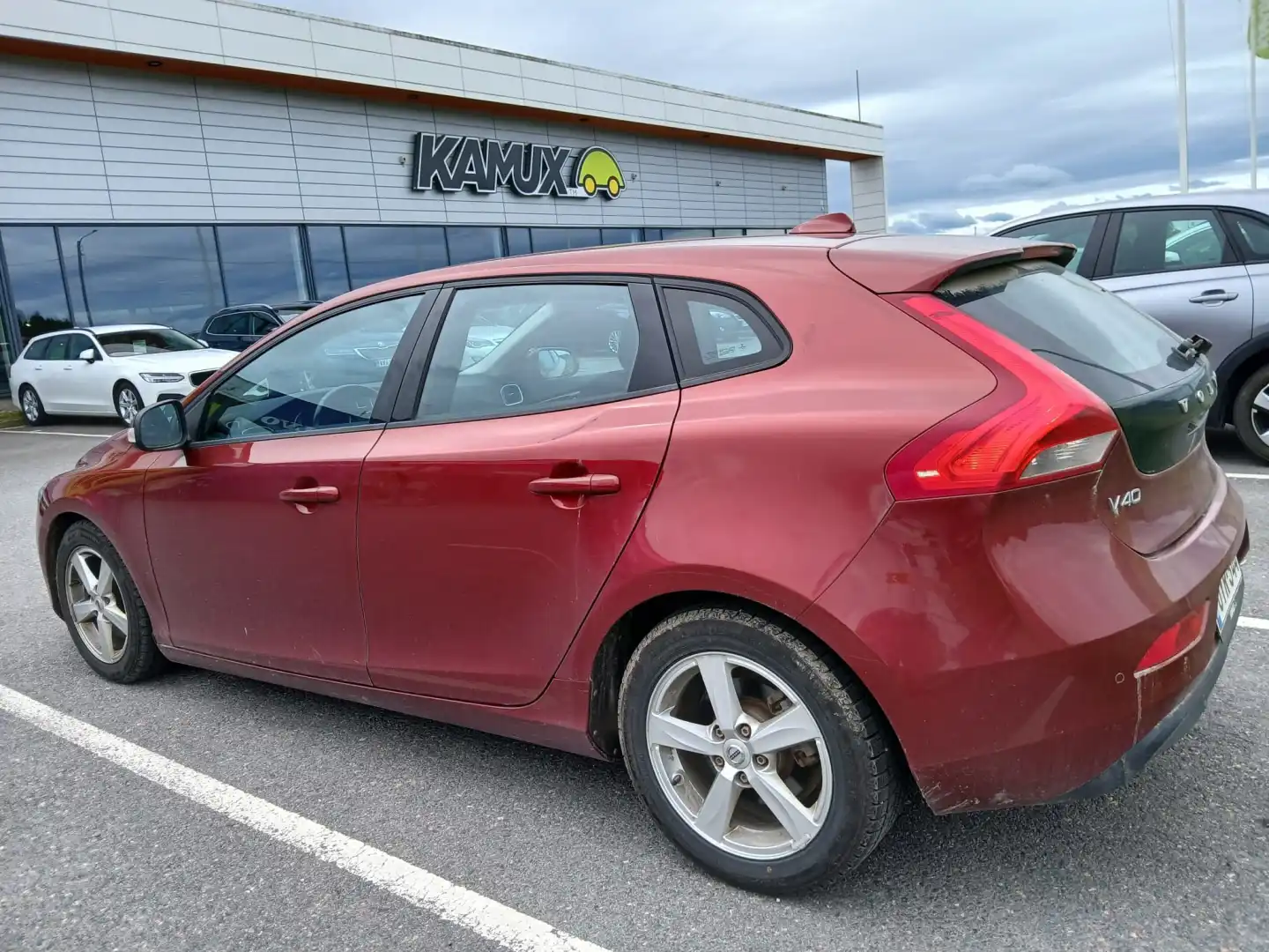 car-image