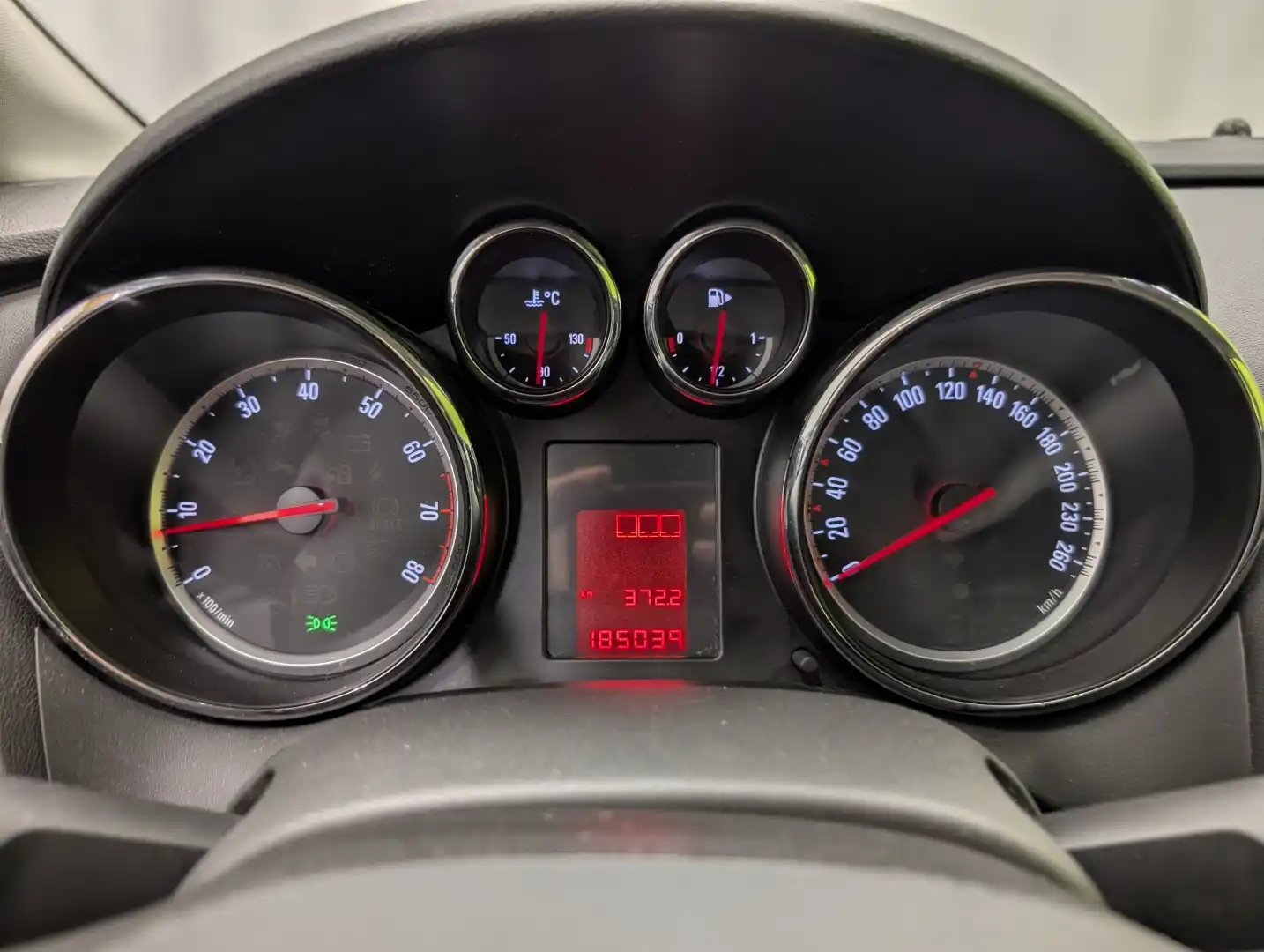 car-image