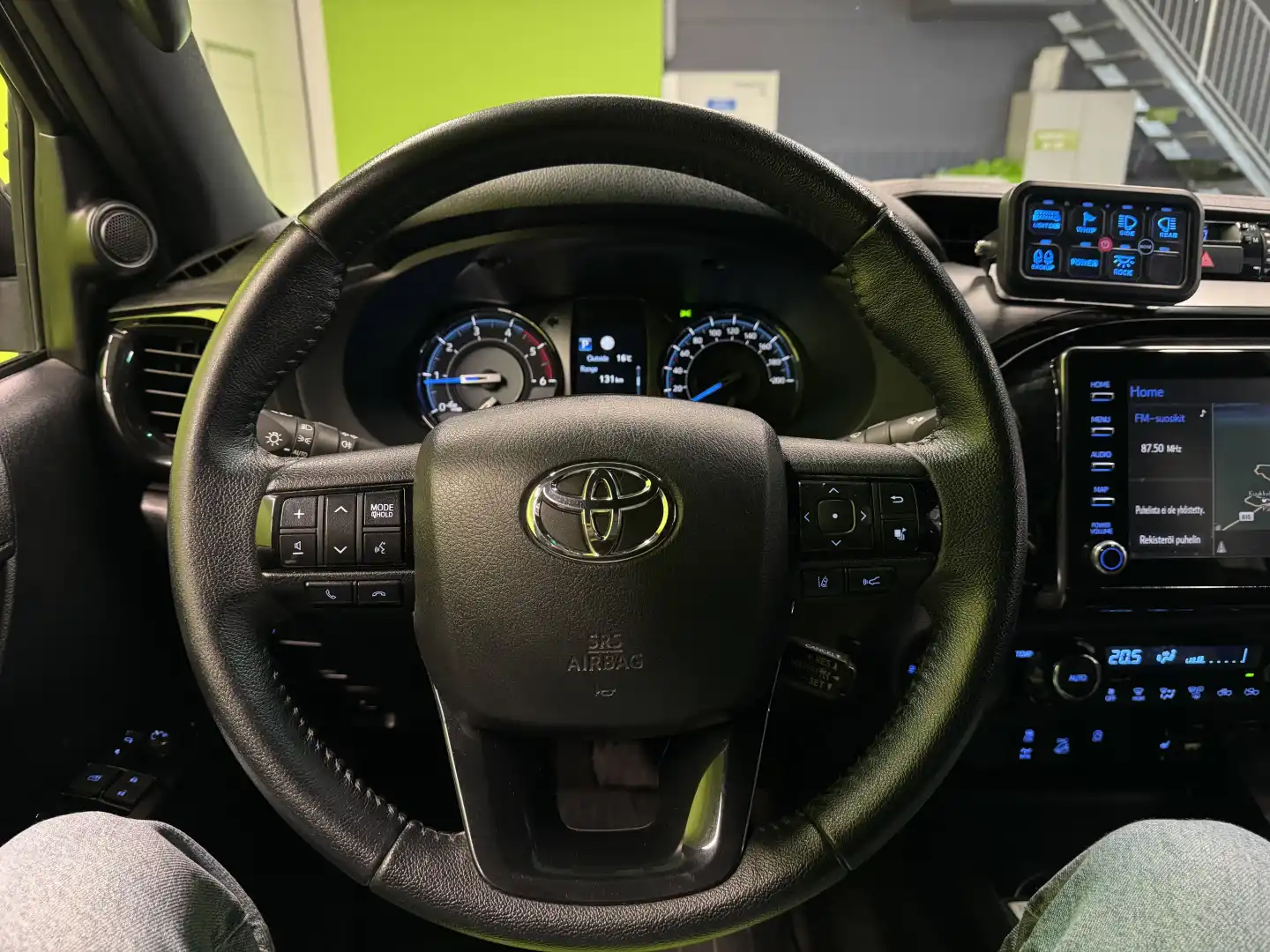 car-image