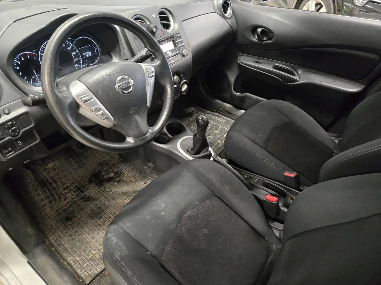 car-image