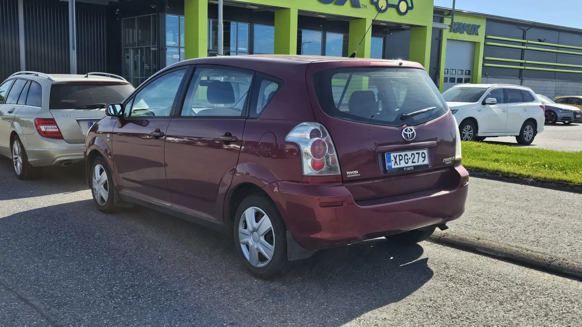 car-image