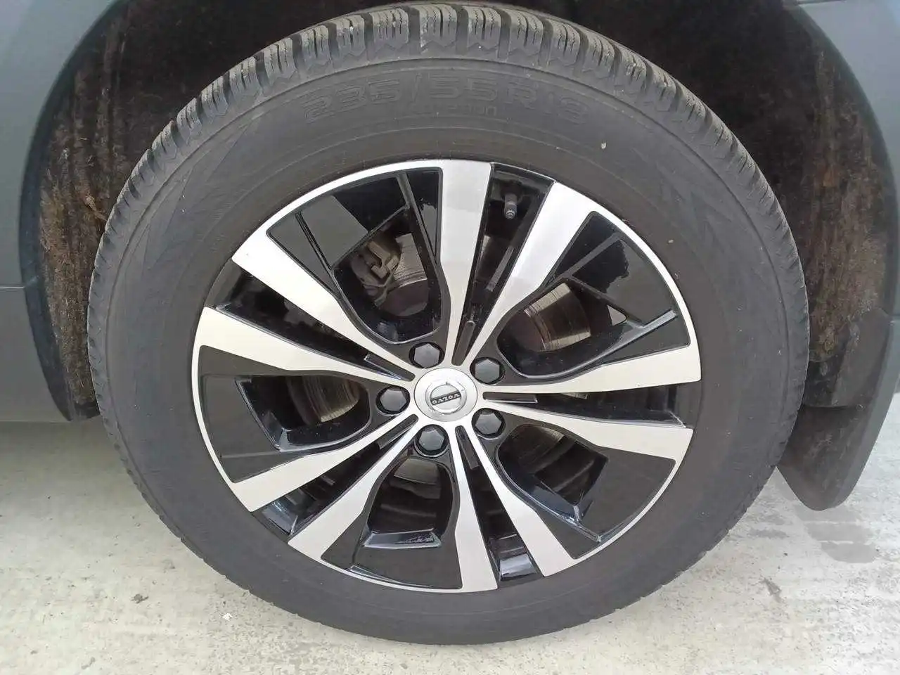 car-image